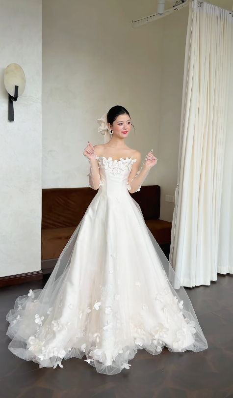 Robe de mariée trapèze intemporelle en tulle blanc ED11388