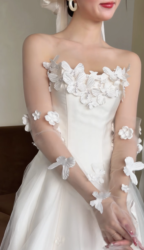 Robe de mariée trapèze intemporelle en tulle blanc ED11388