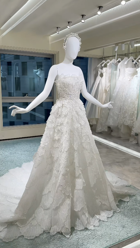 Timeless White A-Line Wedding Dress Tulle Bridal Gown ED11389