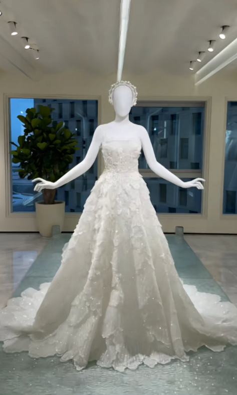 Timeless White A-Line Wedding Dress Tulle Bridal Gown ED11389