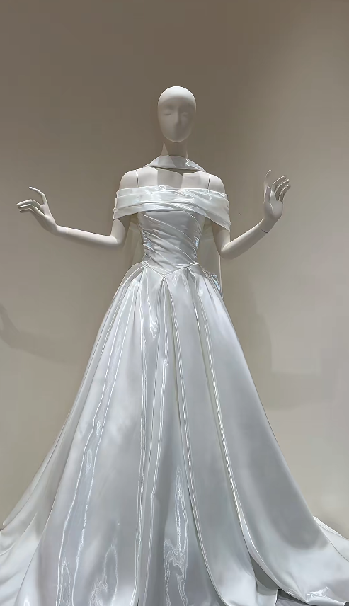 Robe de mariée trapèze intemporelle en tulle blanc ED11391