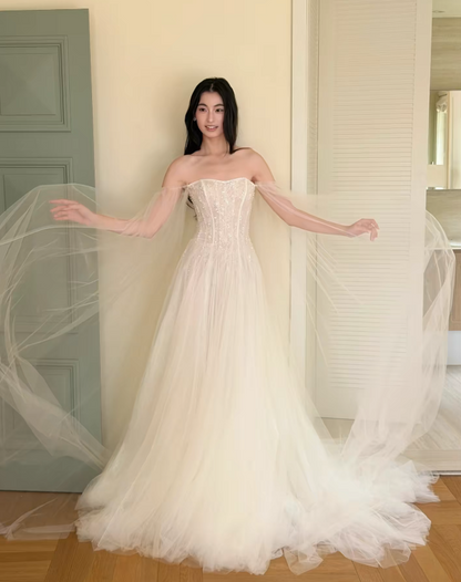 Robe de mariée trapèze intemporelle en tulle blanc ED11392