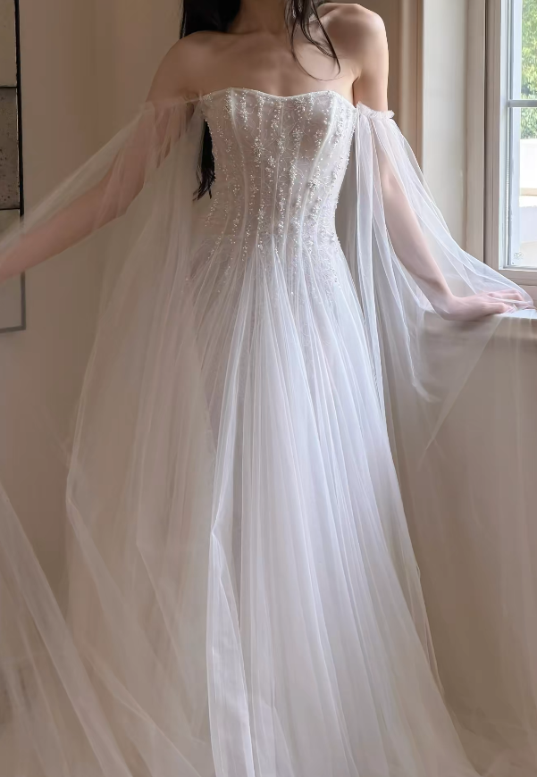Robe de mariée trapèze intemporelle en tulle blanc ED11392