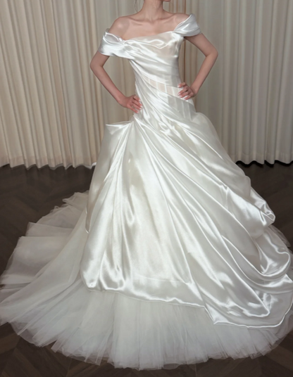 Robe de mariée trapèze intemporelle blanche en satin ED11394