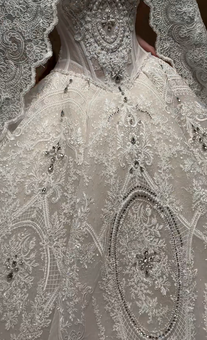 Robe de mariée trapèze blanche intemporelle en dentelle ED11399