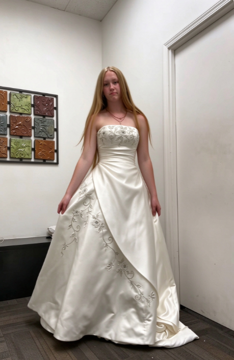Schickes weißes A-Linien-Abschlussballkleid aus Satin, langes Abendkleid ED11446