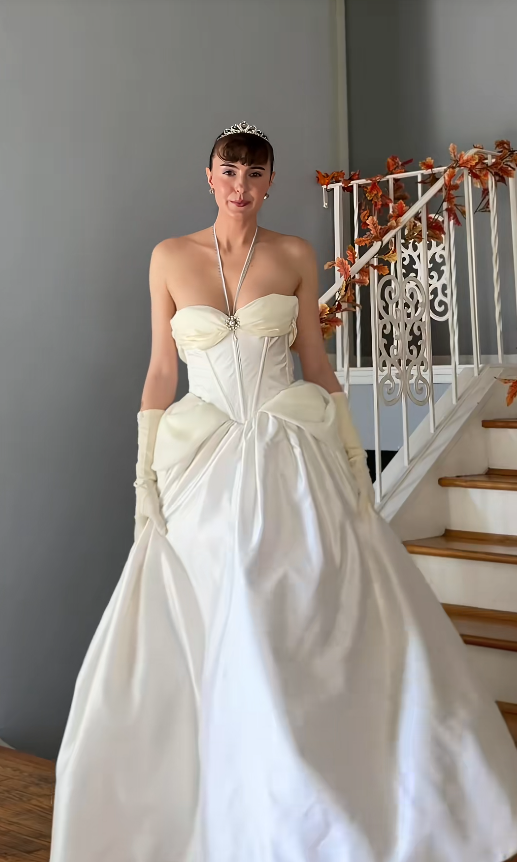 Robe de mariée chic en satin coupe trapèze blanc ED11451