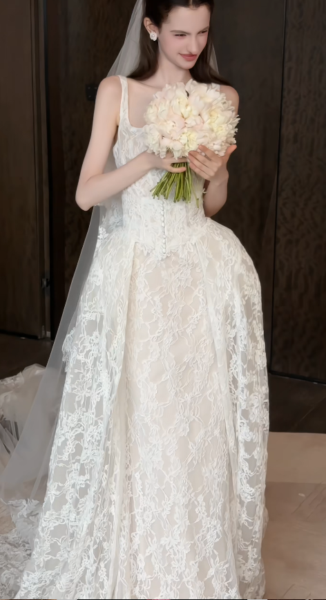 Timeless White Lace Wedding Dress A-Line Bridal Gown ED11492