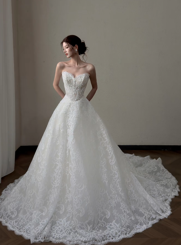 Elegant White Wedding Dress A-line Lace Bridal Dress Beaded Bridal Gown ED11502