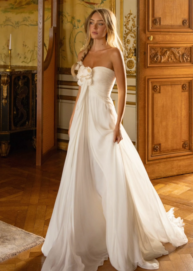 Elegant White Wedding Dress A-line Chiffon Bridal Dress Sequins Bridal Gown ED11504