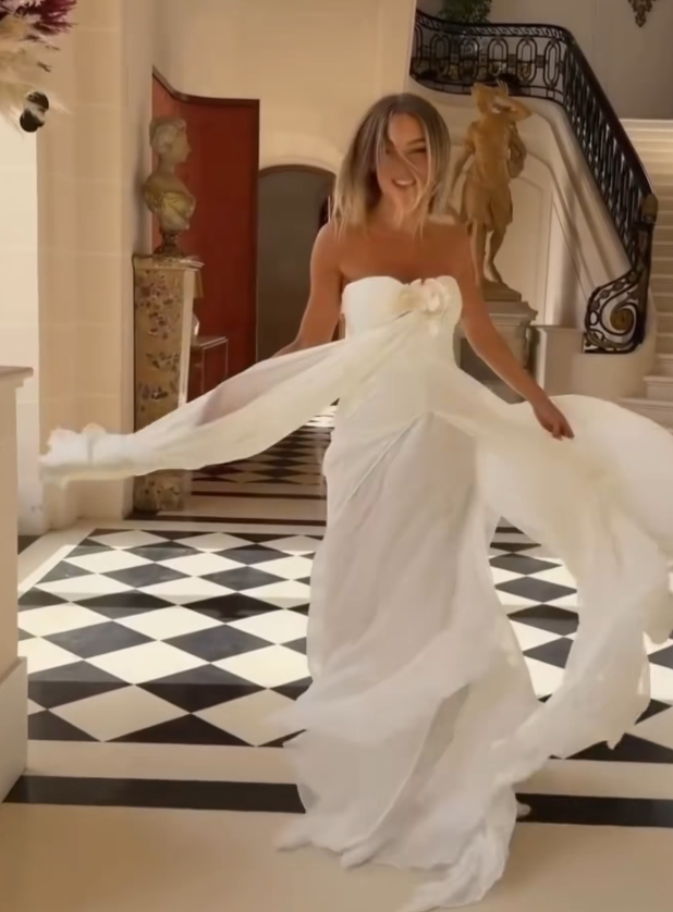 Elegant White Wedding Dress A-line Chiffon Bridal Dress Sequins Bridal Gown ED11504