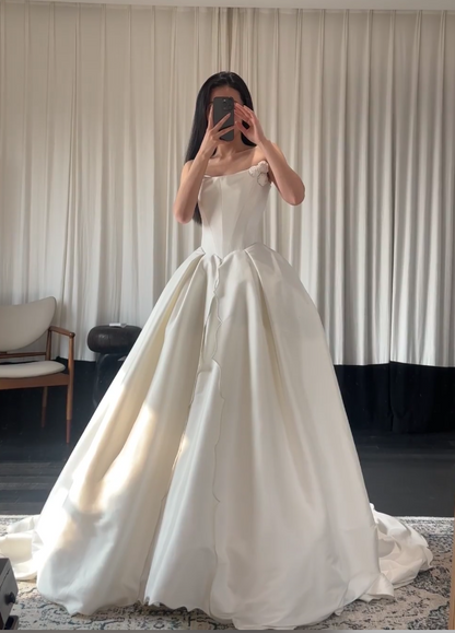 Elegant White Wedding Dress A-Line Satin Bridal Dress Sleeveless Bridal Gown ED11507