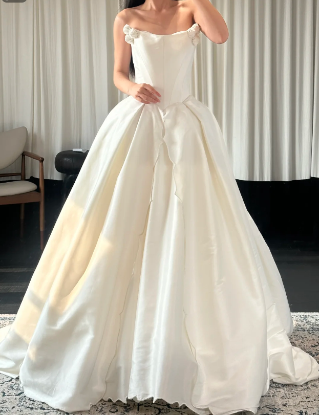 Elegant White Wedding Dress A-Line Satin Bridal Dress Sleeveless Bridal Gown ED11507