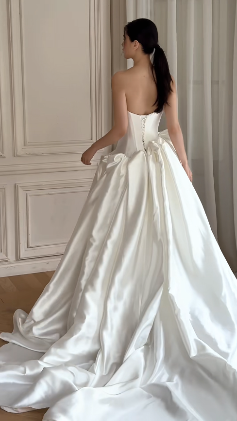 Elegant White Wedding Dress A-Line Satin Bridal Dress Sleeveless Bridal Gown ED11510