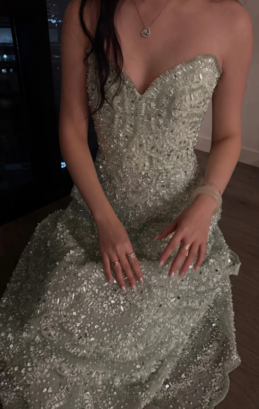 Hübsches grünes Etuikleid für den Abschlussball, langes Abendkleid aus Tüll mit Perlenstickerei ED11555