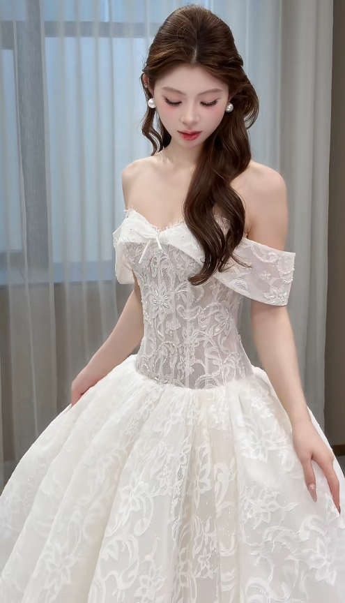 Timeless A-Line Lace Wedding Dress Applique White Bridal Dress Sleeveless Bridal Gown ED11563