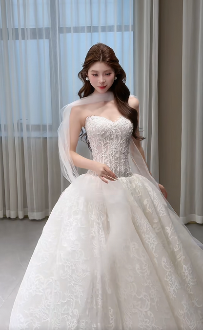 Timeless A-Line Lace Wedding Dress Applique White Bridal Dress Sleeveless Bridal Gown ED11563