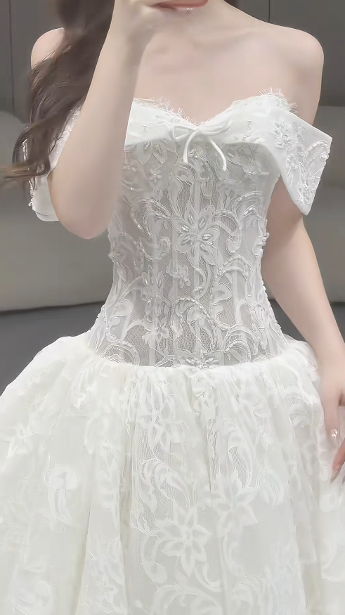 Timeless A-Line Lace Wedding Dress Applique White Bridal Dress Sleeveless Bridal Gown ED11563
