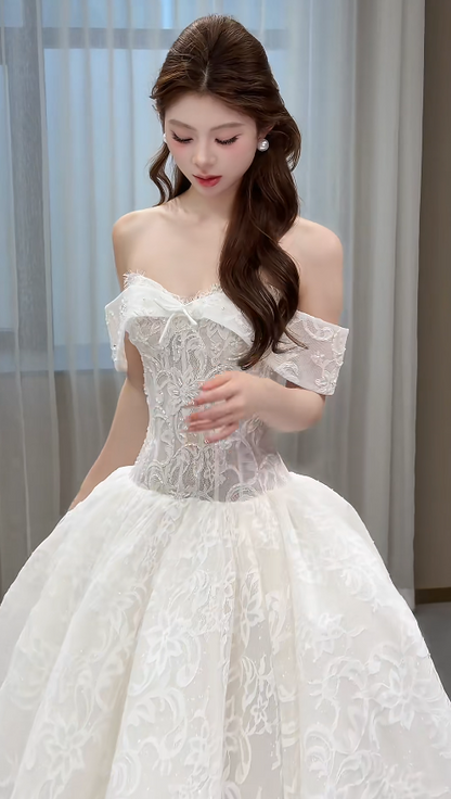 Timeless A-Line Lace Wedding Dress Applique White Bridal Dress Sleeveless Bridal Gown ED11563