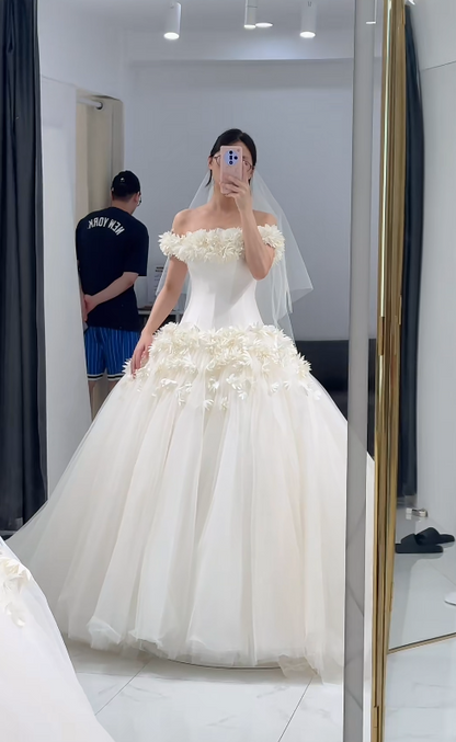 Robe de mariée intemporelle en tulle coupe trapèze, robe de mariée blanche sans manches ED11566