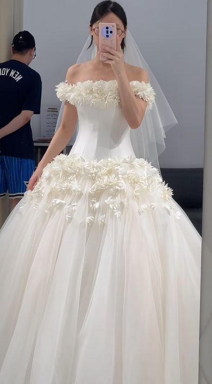 Robe de mariée intemporelle en tulle coupe trapèze, robe de mariée blanche sans manches ED11566