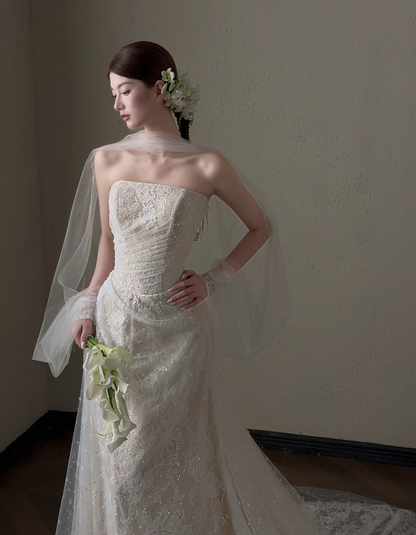 Zeitloses A-Linien-Brautkleid aus Spitze Weißes Brautkleid Ärmelloses Hochzeitskleid ED11568