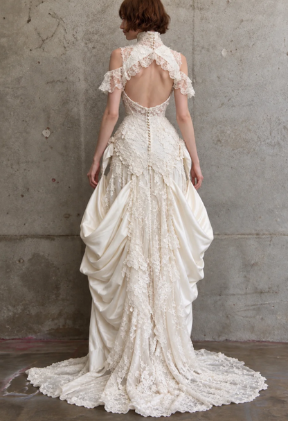 Zeitloses Etuikleid aus Spitze, Brautkleid in Weiß, ärmelloses Hochzeitskleid ED11569