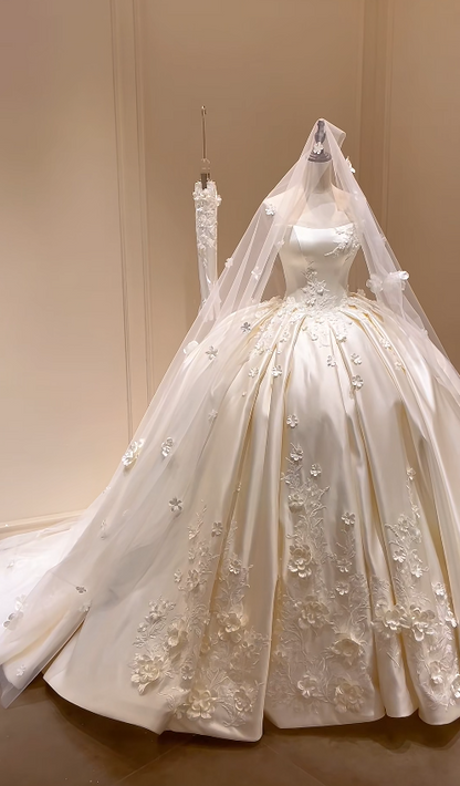 Chic Sweetheart White Appliques Bridal Gown A-Line Satin Wedding Dress ED11600