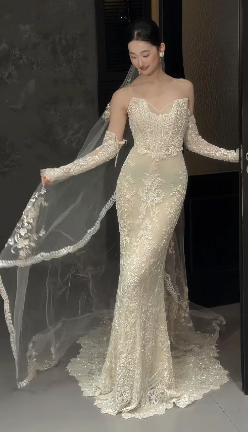 Chic Sweetheart White Bridal Gown Sheath Tulle Beaded Wedding Dress ED11603