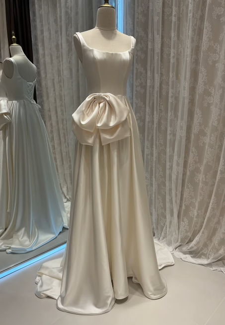 Chic Strapless White Bridal Gown Sheath Satin Wedding Dress ED11605
