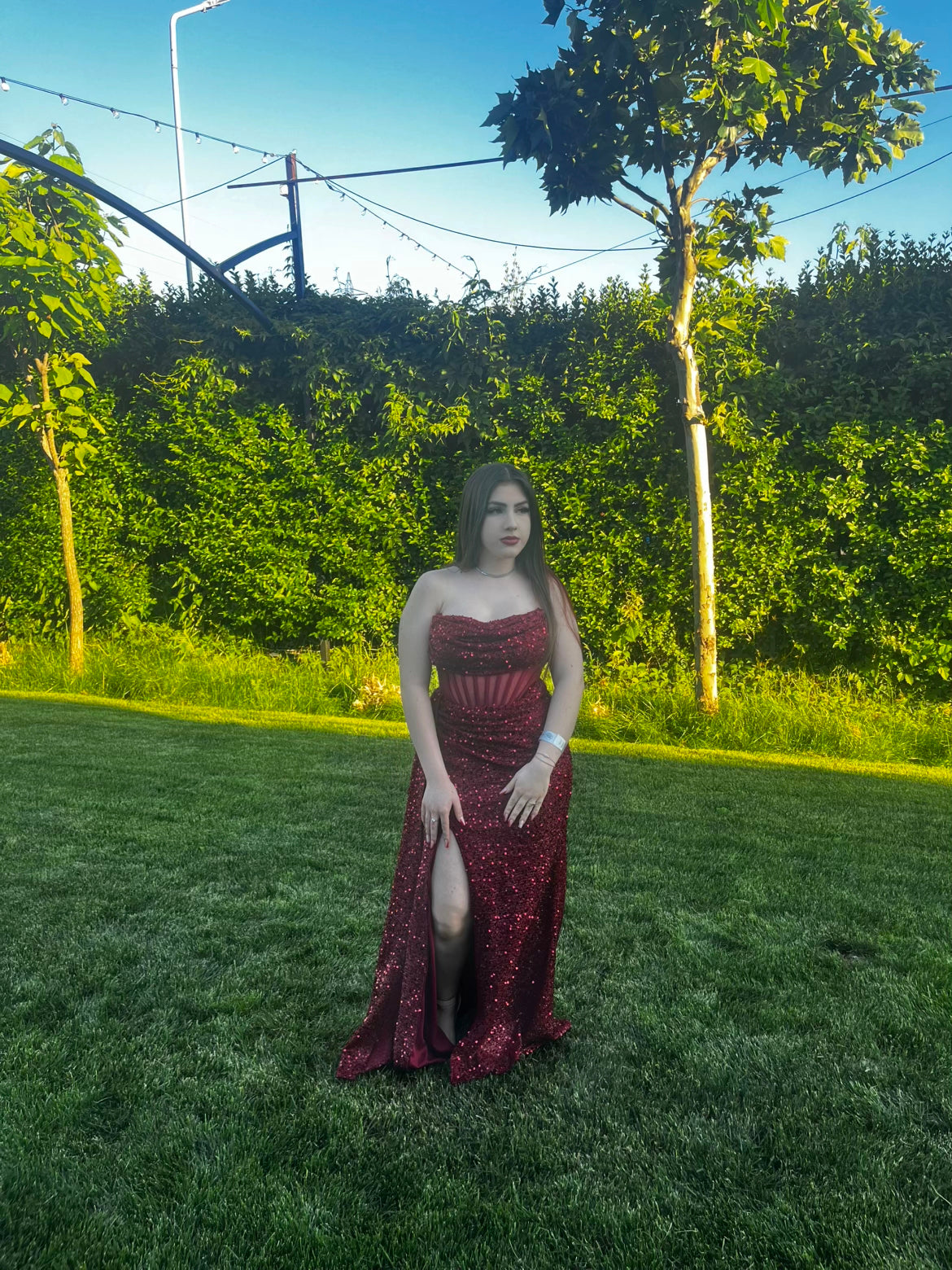 Magnifique robe de bal fourreau bordeaux à sequins, robe de soirée longue ED11631