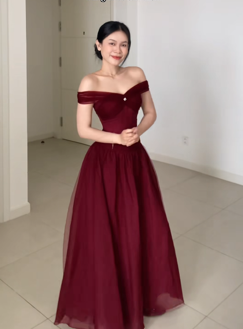Robe de bal longue en mousseline bordeaux, coupe trapèze, modèle ED11636