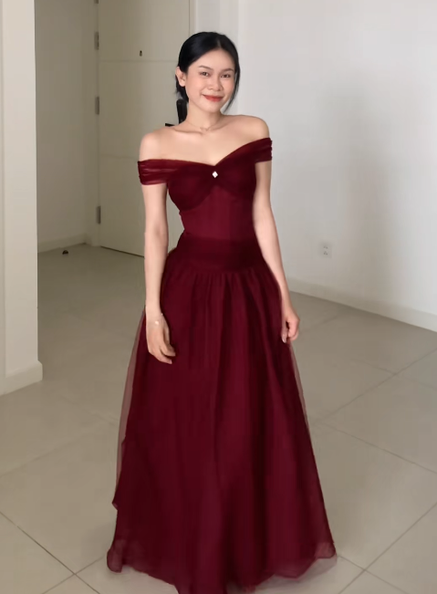 Robe de bal longue en mousseline bordeaux, coupe trapèze, modèle ED11636