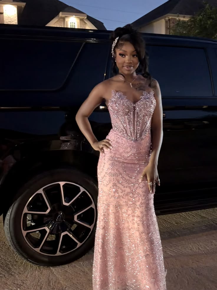 Wunderschönes, langes Abendkleid in Etuiform mit herzförmigem Ausschnitt aus Tüll, rosa Ballkleid ED11706