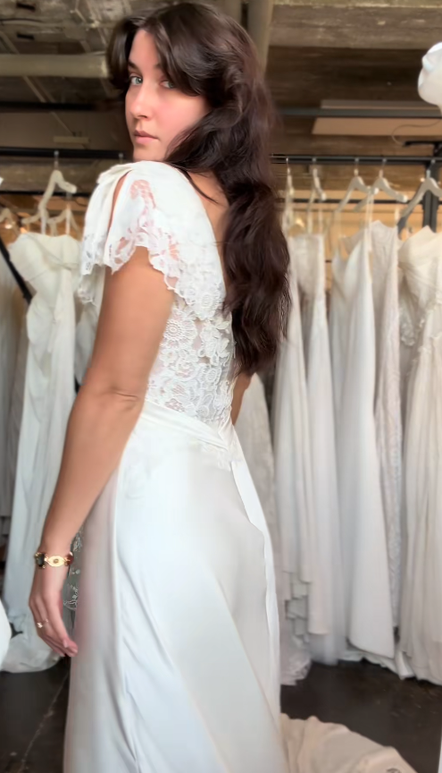 Robe de mariée blanche intemporelle, coupe fourreau, en satin, longue, ED11726