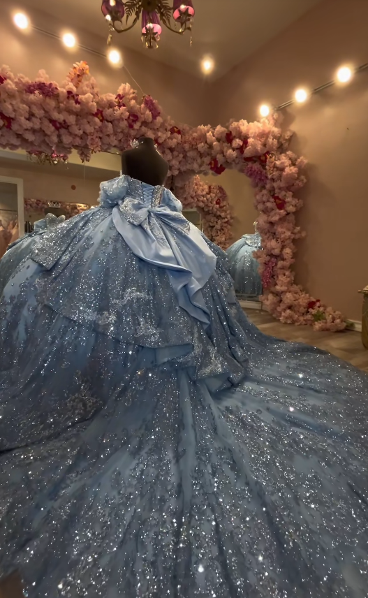 Märchenhaftes Ballkleid für die Quinceañera, Tüllkleid mit Applikationen, Geburtstagskleid, blaues Kleid für den 16. Geburtstag, ED11736