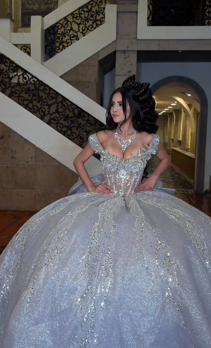 Märchenhaftes Quinceanera-Ballkleid aus Tüll mit Applikationen, silbernes Sweet-16-Geburtstagskleid ED11737