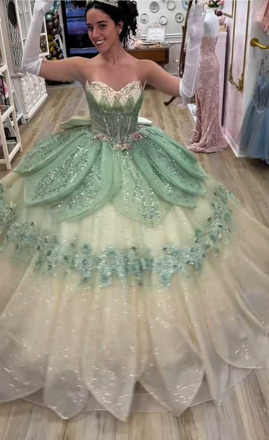 Märchenhaftes Ballkleid Quinceanera-Kleid Tüll Applikation Geburtstagskleid Grünes Sweet 16 Kleid ED11739