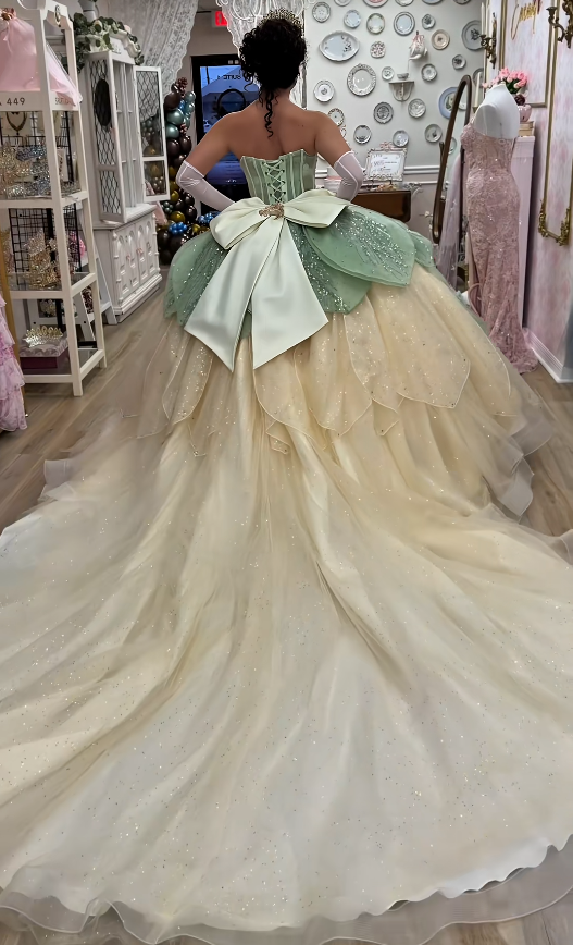Märchenhaftes Ballkleid Quinceanera-Kleid Tüll Applikation Geburtstagskleid Grünes Sweet 16 Kleid ED11739