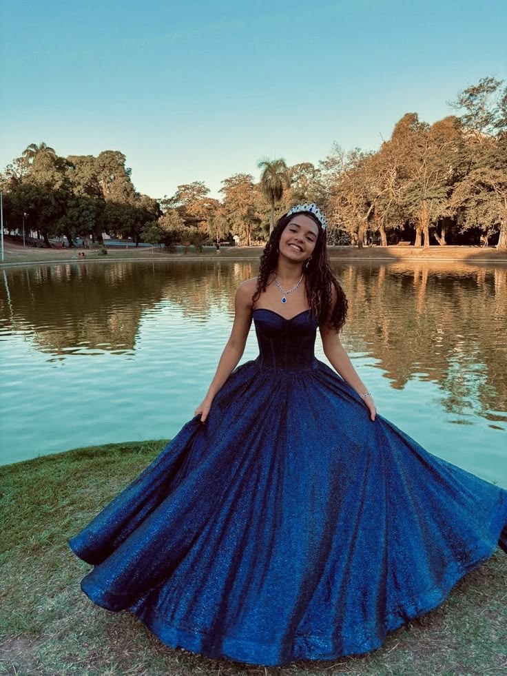 Elegantes trägerloses langes A-Linien-Abendkleid aus Tüll, marineblaues Ballkleid ED11780