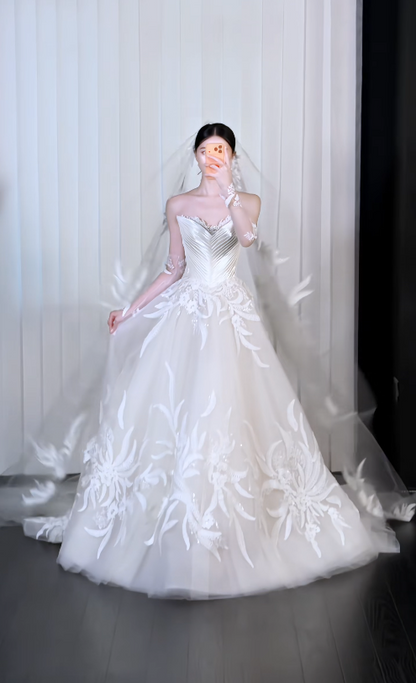 Robe de mariée trapèze intemporelle à encolure en cœur, en tulle, blanche ED11808