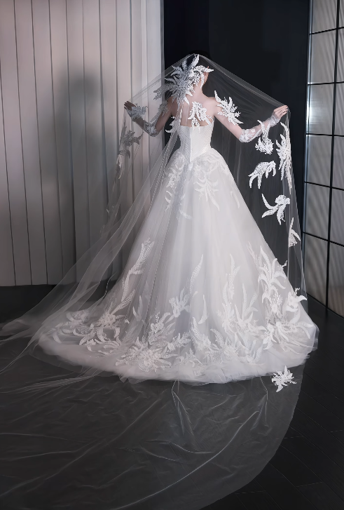 Robe de mariée trapèze intemporelle à encolure en cœur, en tulle, blanche ED11808