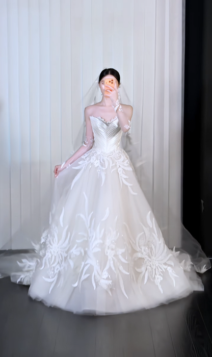 Robe de mariée trapèze intemporelle à encolure en cœur, en tulle, blanche ED11808