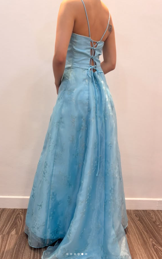 Wunderschönes hellblaues A-Linien-Abendkleid aus Tüll ED11815