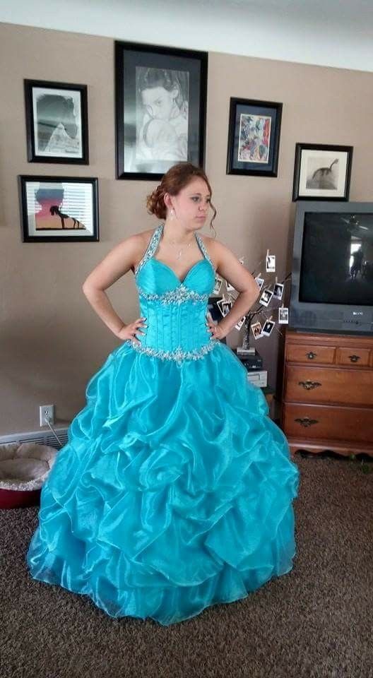 Robe de bal chic turquoise, coupe trapèze, longue en satin – ED11817