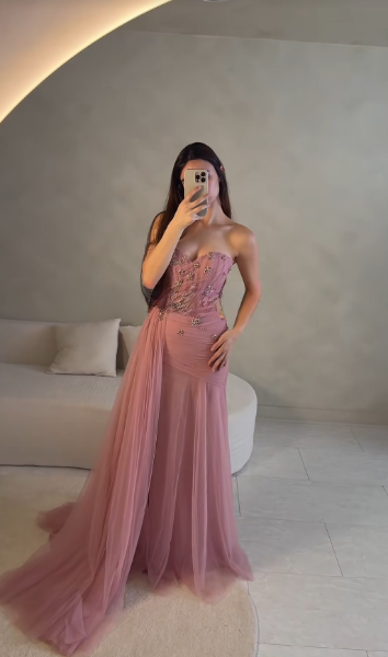 Magnifique robe de bal rose, longue et fourreau en mousseline, bustier sans bretelles ED11828