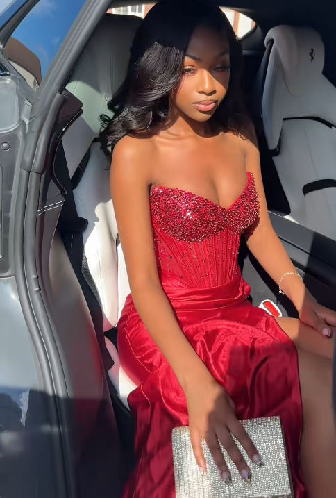 Jolie robe de bal rouge fourreau à décolleté en cœur, robe de soirée longue en satin ED11852