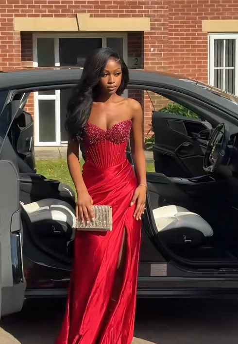 Jolie robe de bal rouge fourreau à décolleté en cœur, robe de soirée longue en satin ED11852