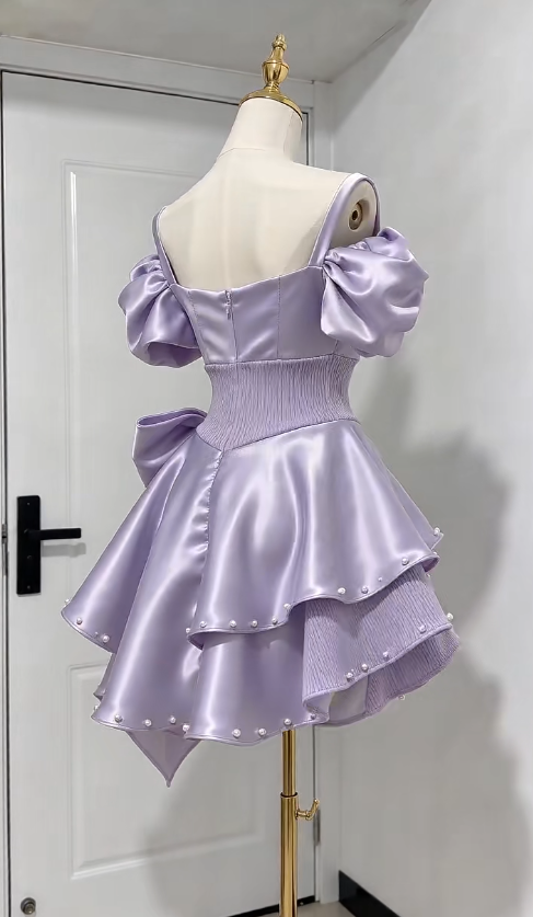 Robe de bal courte violette magnifique en satin coupe trapèze pour anniversaire ED11868