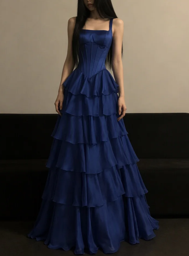 Magnifique robe de soirée longue en mousseline bleu marine, coupe trapèze à bretelles ED11944